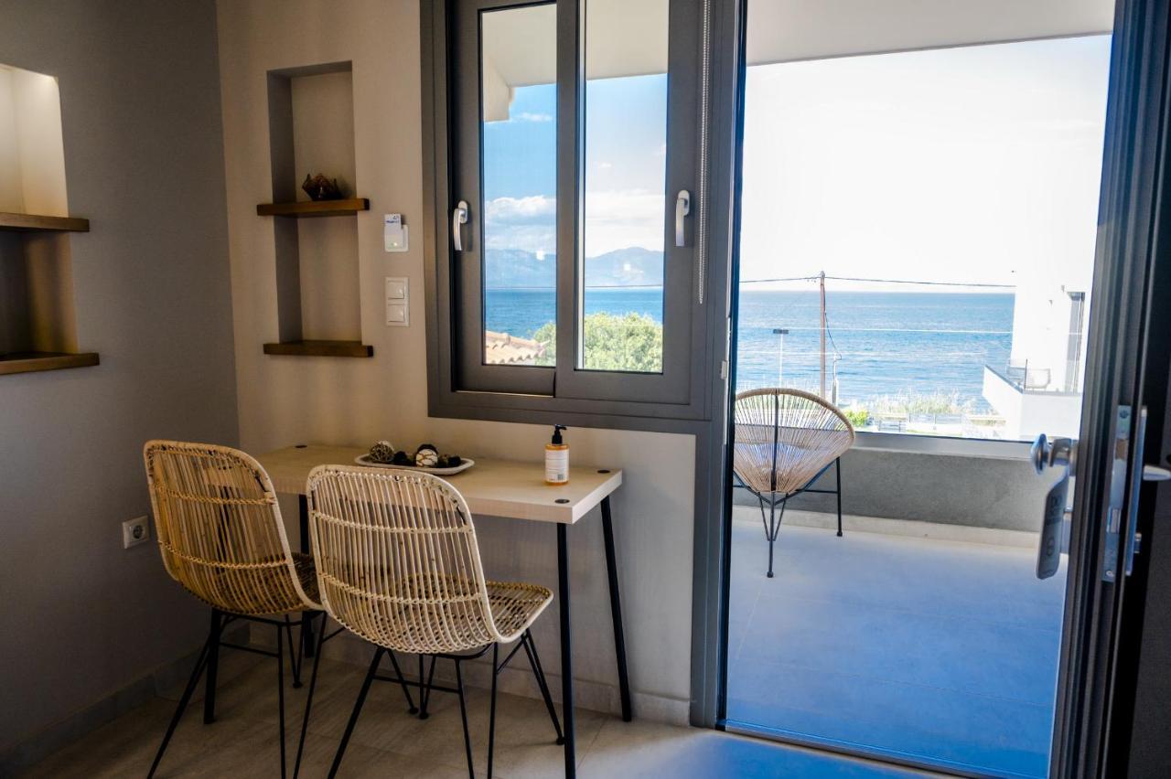 Theros Suites Dhiminio Exterior photo