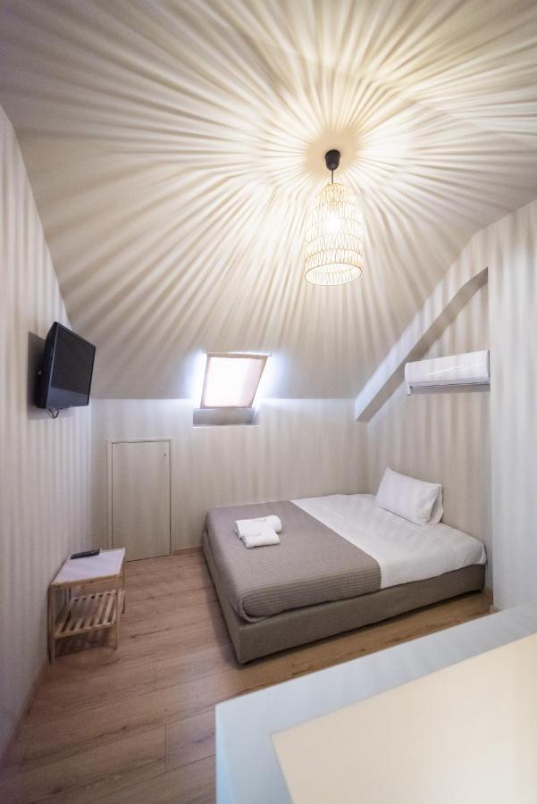 Theros Suites Dhiminio Exterior photo